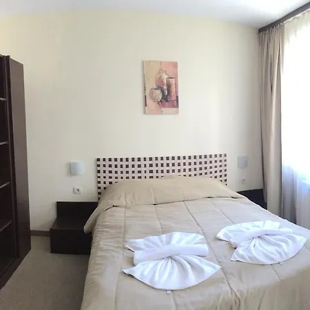 Seasons Club 4*