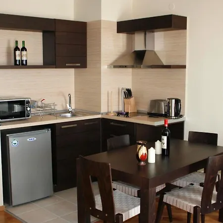 Хотел Seasons Club 4*