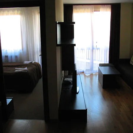 Seasons Club 4*