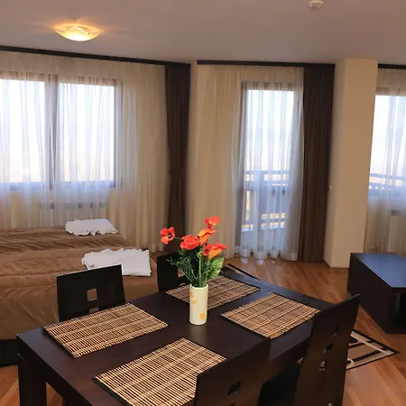 Seasons Club 4* Банско