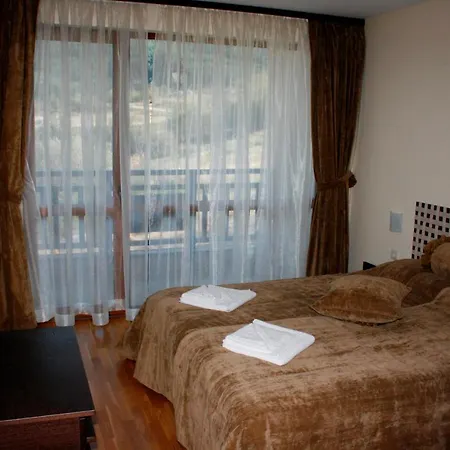 Seasons Club 4*